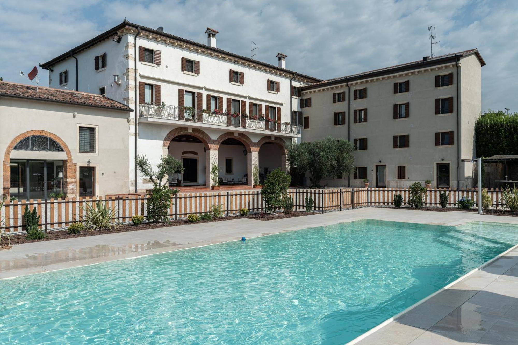 Verdeolivo 1876 - Apartments & Pool Mezzane di Sotto Exterior foto